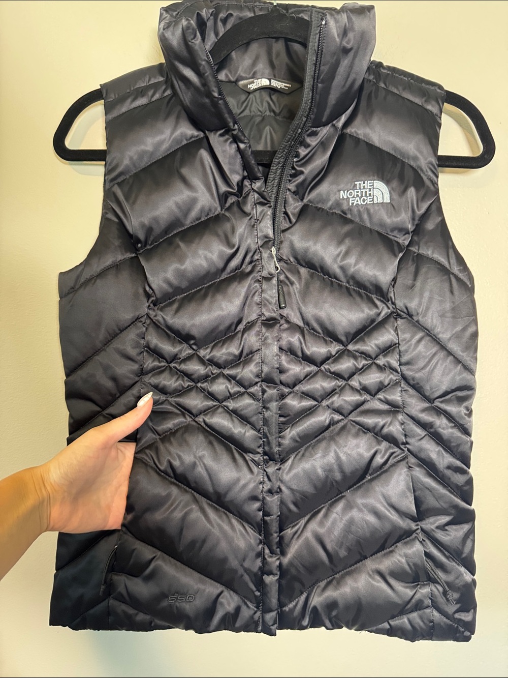 The North Face Women’s 550 Quilted Puffer Vest - Picture 3 of 6